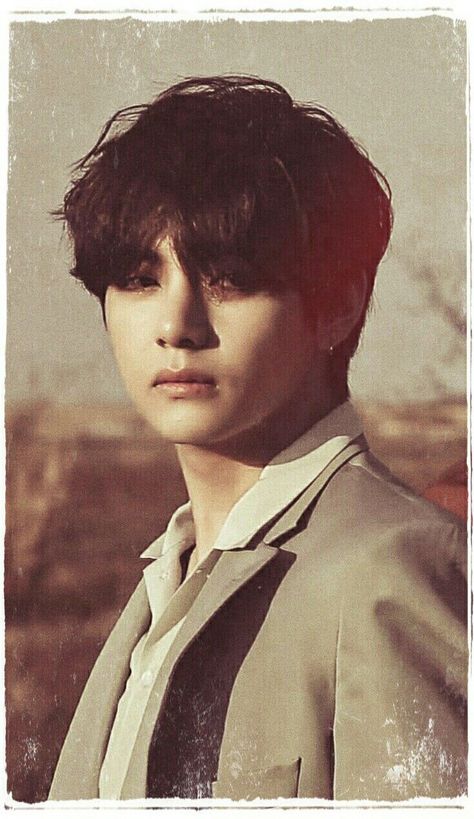 Taehyung Selca, V Bts Wallpaper, Blood Art, Bts V Pictures, Taehyung Photoshoot, Photo Filters, First Love Bts, Kim Taehyung Wallpaper, Vintage Film