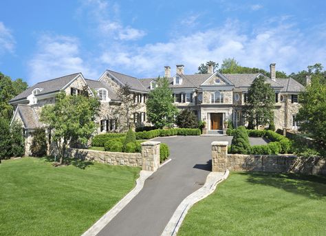 Georgian Mansion, Amazing Homes, Greenwich Ct, Georgian Homes, Dream House Rooms, Beautiful Houses, Dream House Exterior, House Goals, My Dream House