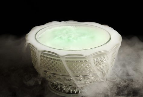 Cauldron Punch Bowl, Dry Ice Halloween Punch, Dry Ice Punch Bowl, Dry Ice Punch, Dry Ice Halloween, Halloween Punch Bowl, Dry Ice Cocktails, Lotr Birthday, How To Make Punch