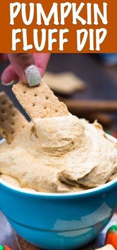 Pumpkin Dip With Marshmallow Fluff, Caramel Pumpkin Cheesecake Dip, Fluff Dip, Pumpkin Fluff Dip, Pumpkin Dip Recipe, Pumpkin Pie Dip, Pumpkin Fluff, Fall Dessert Recipes Easy, Recipe For Fall