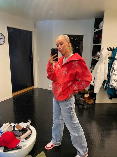 Red Windbreaker Outfit, Windbreaker Outfit, Jordan Hoodie, Jordan 4’s, Red Windbreaker, Red Outfit, Red Hoodie, Red Fire, Red Leather Jacket