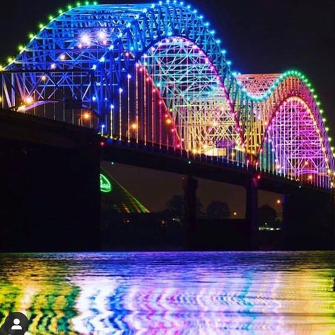 Memphis Bridge, Elvis Presley Pictures, Volunteer Appreciation, Memphis Tennessee, Sydney Harbour Bridge, Tag A Friend, American Artists, African American, Tennessee