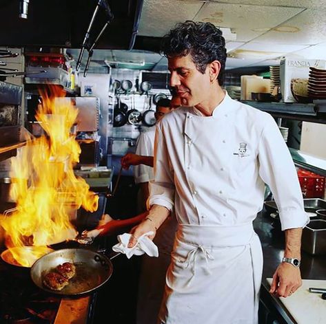 Anthony Bourdain Leaves Behind a Legacy We Won't Forget Cooking The Perfect Steak, Kitchen Confidential, Michelin Star Chef, Michael Anthony, Life Kitchen, Anthony Bourdain, Private Chef, Best Chef, Michelin Star