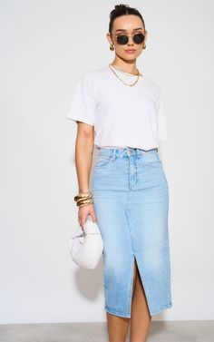 Denim Skirt Capsule Wardrobe, Midi Jean Skirt Outfits, Blue Denim Skirt Outfit, Denim Skirt Styling, Midi Denim Skirt Outfit, Denim Midi Skirt Outfit, Modest Streetwear, Jean Skirt Fashion, High Waist Denim Skirt