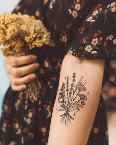 10 Best Flower Bouquet Tattoo Ideas You Have To See To Believe! | Outsons | Men's Fashion Tips And Style Guides Leaf Bouquet Tattoo, Black And White Flower Bouquet Tattoo, Black And White Bouquet Tattoo, Vintage Bouquet Tattoo, Memorial Bouquet Tattoo, Herb Bouquet Tattoo, Upside Down Bouquet Tattoo, Wedding Flower Tattoo, Bouquet Tattoo Arm