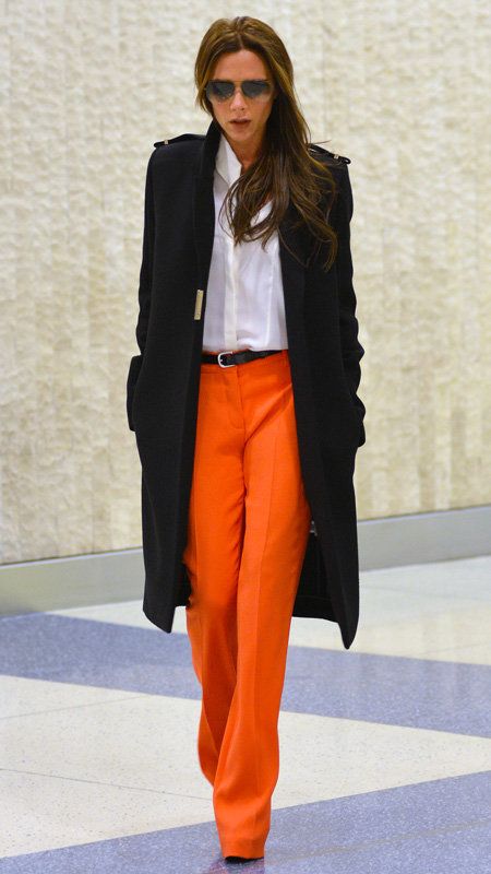 May 8, 2013 Pantalon Orange, Victoria Beckham Outfits, Victoria Beckham Style, Victoria Fashion, Orange Pants, Amal Clooney, Ținută Casual, Business Outfit, White Shirt Dress