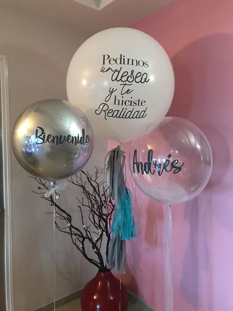 Globos de Bienvenido bebé #welcome #baby #walcomebaby #balloons #balloon #chiclepartykits #globos Baby Shawer, Baby Presents, Custom Balloons, Welcome Baby, Pink Candy, Shower Party, Boy Birthday, Christmas Bulbs, Balloons