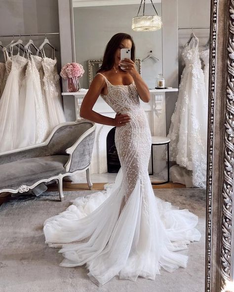 PALLAS COUTURE on Instagram: "Dress ups with our future bride to be @rachelvasicek in the #PallasCouture ‘DELFINA’ gown 🤍" Wedding Dress Sparkle, Pallas Couture, Wedding Dress Tulle, Dress Sparkle, Tulle Wedding Gown, Sparkle Wedding Dress, Gown Bridal, Mermaid Wedding Dresses, Sparkle Wedding