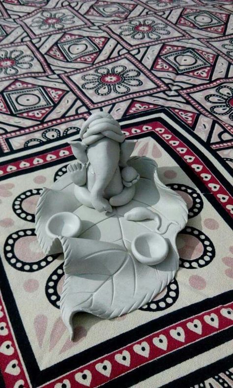 Clay Art Simple Ideas, Molded Clay Ganpati, Mouldit Clay Ganesh Ji, Clay Art Ganesha, Mseal Clay Craft, Mseal Clay Art, Mouldit Clay Art Ideas, Clay Ganesha Handmade, Ganesha Clay Art