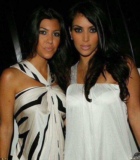 Rare Kim Kardashian Pics, Kim And Kourtney Kardashian, Young Kim Kardashian, Kim Kadarshian, Kim And Kourtney, Y2k Pink, Kim K, Kardashian Jenner, Kourtney Kardashian