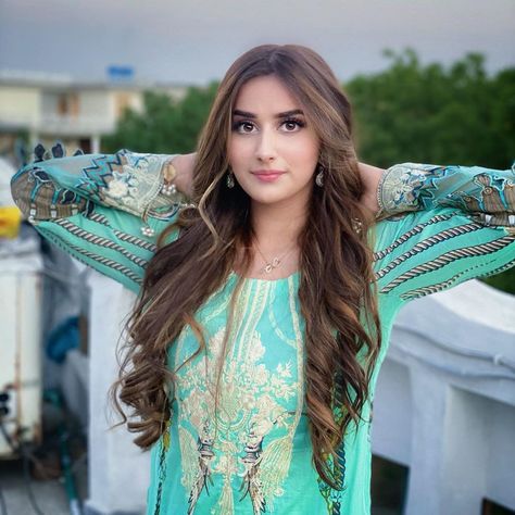 Tiktok Famous Personality Alishbah Anjum Some Beautiful Picture Collection Here Alishbah Anjum, Alishba Anjum, Tiktok Famous, Tiktok Star, Vibe Clothes, Picture Collection, Fashion Stylist, Fashion Addict, Fashion Photographer