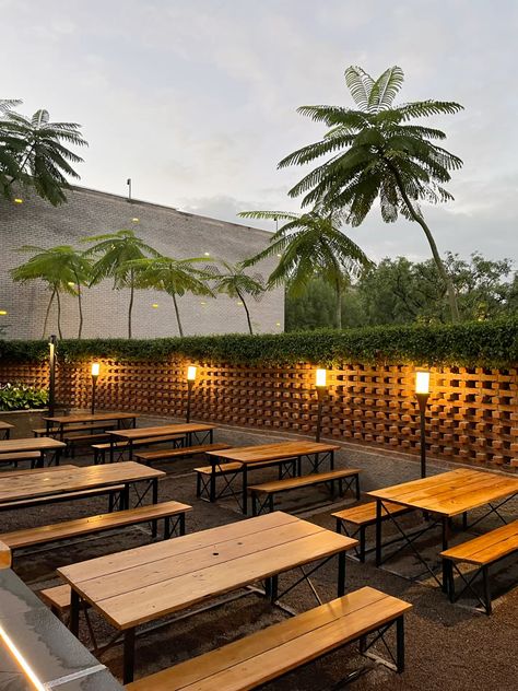 Outdoor Restaurant Design Seating Areas, Restaurant Bench Seating, Restaurant Bench, Yard Bar, Outdoor Restaurant Design, Bench Seating, Outdoor Restaurant, Restaurant Design, Exterior Paint