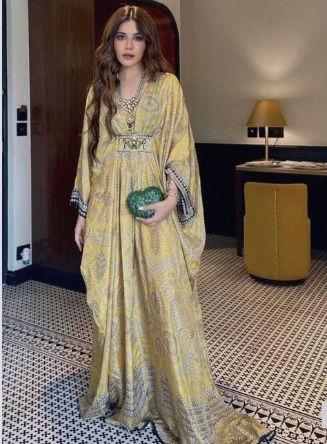 Party wear dresses ideas Modest Haldi Outfits, Crochet Cable Knit, Kaftan Designs, Crochet Cable, Moroccan Fashion, Stylish Short Dresses, Pakistani Fancy Dresses, Beautiful Pakistani Dresses, Fancy Dresses Long