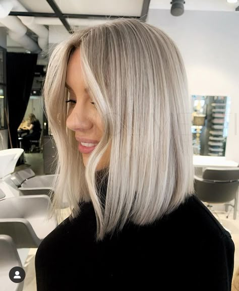 Platinový Blond, Icy Blonde Hair Color, Ash Blonde Hair Balayage, Blonde Hair Transformations, Icy Blonde Hair, Blonde Hair Shades, Balayage Hair Blonde, Ash Blonde Hair, Blonde Hair Inspiration