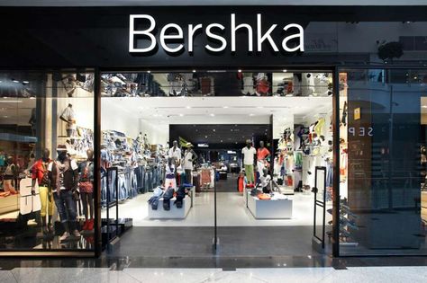 Bershka Boots, Pastel Hoodie, Rainy Winter, Best Winter Coats, Days And Months, Perfect Coat, Winter Mornings, Cold Weather Outfits, Cold Winter