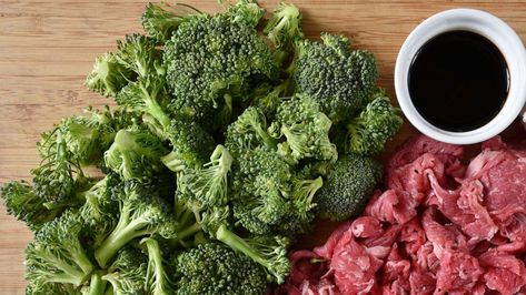 Food creator shares easy beef and broccoli recipe that exploded in popularity on TikTok - Good Morning America Easy Beef And Broccoli Recipe, Gma Recipes, Keto Comfort Food, American Chinese Food, Beef And Broccoli Recipe, Easy Beef And Broccoli, Beef And Broccoli, Broccoli Recipe, Beef Casserole Recipes