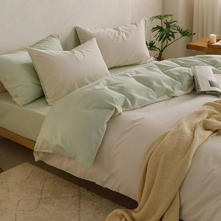 Cream Bedsheet, Single Color Quilt, Sage Green Comforter Bedroom, Green Teenage Girl Bedroom, Mint Green Bedrooms, White And Green Bedding, Green And White Bedding, Green Bedsheets, Pink And Green Bedding