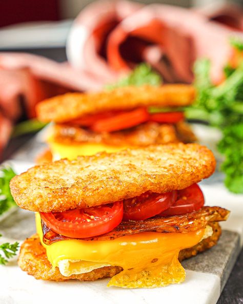 Hash Brown Sandwich - The Edgy Veg Brown Sandwich, Edgy Veg, Vegan Crepes, Vegan Cheddar Cheese, Breakfast Hashbrowns, Plant Based Cheese, Breakfast Sandwich Recipes, Vegan Cheddar, Vegan Bacon