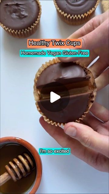 Creative Nourish on Instagram: "Healthy Twix Cups Recipe! (Vegan, Gluten-Free)  Prepare to be amazed by how these homemade vegan Twix cups taste even better than the original!  This easy recipe will show you how to make a vegan, gluten-free version of the classic candy bar right at home. Perfect for satisfying your sweet tooth in a healthier way! 🍫🌱  Comment "VEGAN" below for the full recipe sent directly to your DMs!  👍 Here's what you'll need:  Shortbread Layer: 🥥 ¾ cup coconut flour 🍯 ⅛ cup honey 🥥 ¼ cup coconut oil, melted  Caramel Layer: 🥜 ½ cup smooth peanut butter 🍯 ⅛ cup honey 🥥 ¼ cup coconut oil, melted 🧂 Pinch of salt  Chocolate Layer: 🥥 2 tablespoons coconut cream 🍫 75 g dark chocolate 🥥 ⅛ cup coconut oil  #VeganTreats #GlutenFreeSweets #HealthyDesserts #WholesomeTr Healthy Twix Cups, Twix Cups, Melted Caramel, Protein Options, Candy Lady, Smooth Peanut Butter, Healthy Chocolate Recipes, How To Melt Caramel, Homemade Sweets