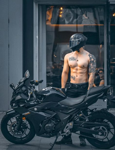 Tattooed Motorcycle Men, Tatted Guy On Motorcycle, Attractive Guy Aesthetic, Hot Motorcycle Men, Tristan Parker, Motorcycle Guy Aesthetic, Guys With Tattoos, Tattoo Guys, Tatted Guys