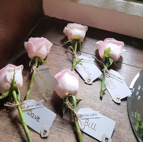 Rose Place Cards, Table Name Cards Birthday, Bridal Shower Place Cards Ideas, Garden Party Name Cards, Roses And Rosé Party, Valentines Place Cards, Dinner Party Name Card Ideas, Tea Party Name Place Cards, Dinner Name Place Cards