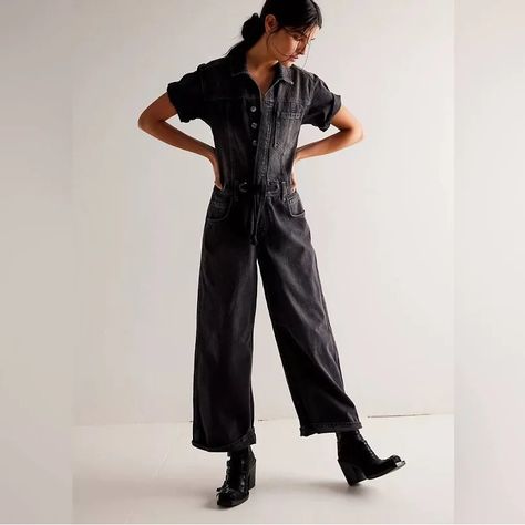 Get Ready To Turn Heads With This Stylish Free People We The Free Edison Wide Leg Coverall In Black. Made Of High-Quality Denim Material, This One-Piece Coverall Features Short Sleeves, A Solid Pattern, And A Wide-Leg Design That Is Perfect For Any Occasion. Whether You're Traveling, Working, Or Simply Running Errands, This Coverall Is Sure To Make You Stand Out From The Crowd. The Xs Size Of This Coverall Is Perfect For Women Who Want To Make A Fashion Statement While Staying Comfortable On The Black Denim Jumpsuit, Free Pants, Coverall Jumpsuit, Velvet Pants, Free People Pants, Denim Jumpsuit, Colored Denim, Black Jumpsuit, Vintage Jeans