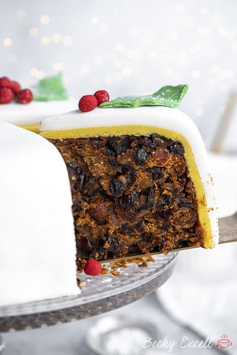 Gluten-free Christmas Cake Recipe - BEST EVER! Gluten Free Christmas Cake Recipe, Dairy Free Christmas, Gluten Free Christmas Cake, Cake Recipes Uk, Traditional Christmas Cake, Christmas Cake Recipe, Kek Lapis, Fruit Cake Christmas, Gluten Free Christmas