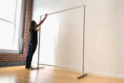 diy backdrop stand How To Make A Photo Backdrop Stand, Diy Table For Party, Backdrop Holder Diy, How To Make Backdrop For Party, How To Make Background, How To Make A Photo Backdrop, How To Make A Photo Booth, How To Make A Backdrop, Tissue Paper Fringe Backdrop