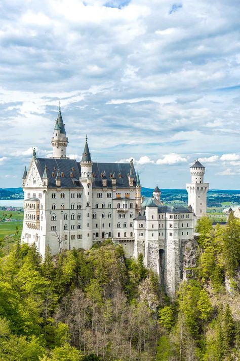 Germany Castles Neuschwanstein, Real Castles, Castles To Visit, Germany Photography, Germany Castles, Castles Interior, Neuschwanstein Castle, Fairytale Castle, Mont Saint Michel