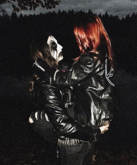 Emo Couples, Dark Grunge Aesthetic, Grunge Couple, Dark Love, Dark Grunge, Something Interesting, Couple Aesthetic, Grunge Aesthetic, Cute Couples Goals