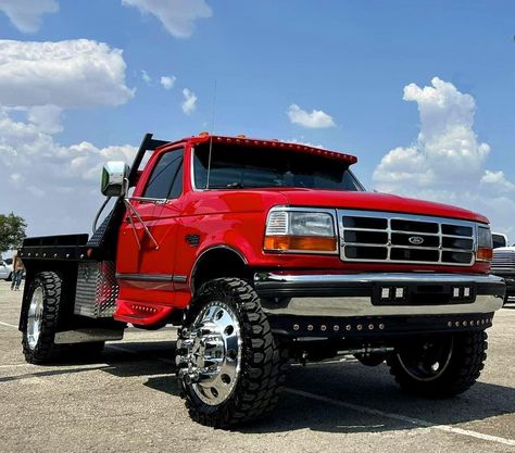 Tow Rigs - Flatbed Ford 😍 Drive Tattoo, Interior Design Car, Luxury Car Accessories, Car Organization Hacks, Ford Crew Cab, Ford Obs, Truck Accesories, Cars Pics, Welding Trucks