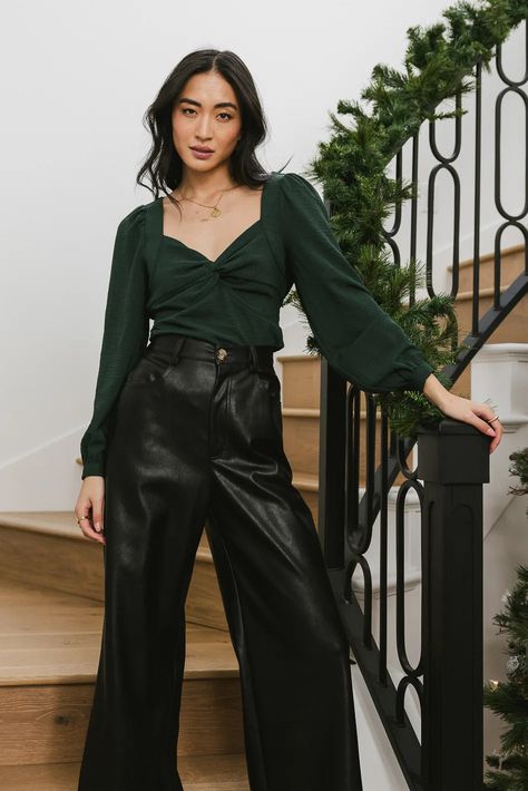 Long sleeves blouse in emerald Black And Emerald Outfit, Kibbe Romantic Business Casual, Emerald Green Outfit Ideas Casual, Jewel Tone Outfits Casual, Green Pants Black Top, Emerald Green Outfit Aesthetic, Dark Green Outfits For Women, Green Formal Outfit, Dark Romance Outfit