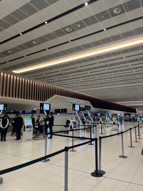 Manchester Airport Aesthetic, Plane Aesthetic, Fly Plane, Easy Jet, Airport Aesthetic, Manchester Airport, Airport Terminal, Airport Design, Airports Terminal