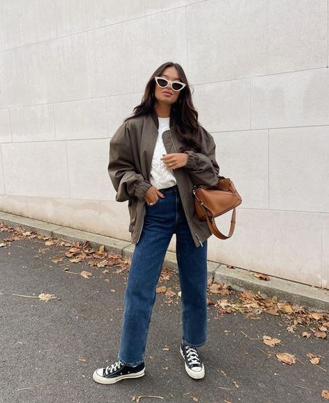 Fall Outfits Women Classy, Work Fall Outfits Women, Fall Outfit Work, Dark Denim Jeans Outfit, Dark Jeans Outfit, Jeans And Sneakers Outfit, Straight Jeans Outfit, Outfit Ideas 2024, Denim Jeans Outfit