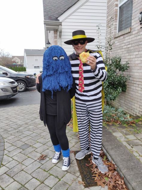 McDonald's Hamburglar and Fry Guy Halloween couples costume DIY Mcdonald’s Halloween Costumes, Hamburgler Halloween Costume, Hamburglar Costume, Halloween Couples Costume, Halloween Costumes Diy Couples, Diy Couples Costumes, Halloween Couples, Diy Halloween Games, Mc Donald