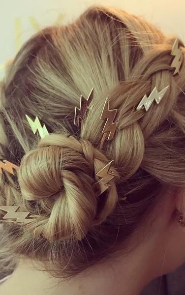 Lightning Bolt Hair, Aurora Hair, Winter Wedding Hair, Prom Hair Updo, Prom Hair Accessories, Let Your Hair Down, Dull Hair, Corte De Cabelo Masculino, Modern Bridal