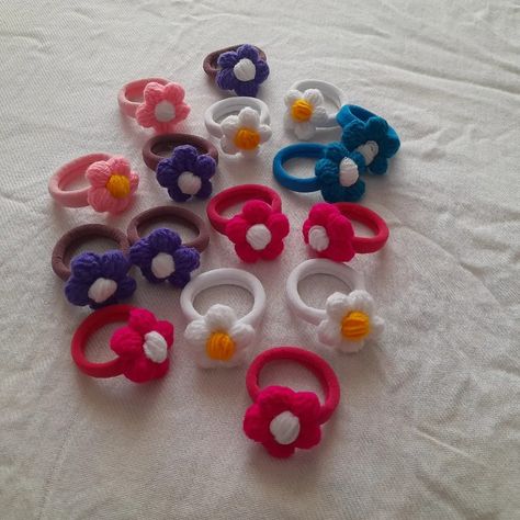 Crochet Rubber Bands, Hair Rubber, Crochet Cute, Hair Rubber Bands, Crochet Hair Accessories, Crochet Hair, Rubber Band, Crochet Hair Styles, Crochet Accessories