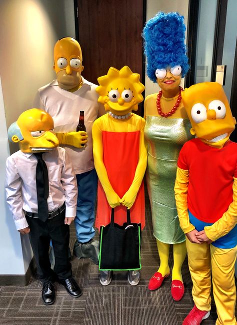 Muck Up Day Costumes Funny, The Simpsons Halloween Costume, Simpson Family Costume, The Simpsons Costumes, Outfits From Movies, Simpson Costume, Simpsons Costumes, Simpsons Halloween, Horror Halloween Costumes