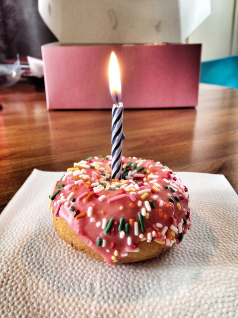 Donut With Candle, Donut Candles, Bd Ideas, Birthday Donuts, Cute Birthday Pictures, Aesthetic Ideas, Birthday Pictures, Birthday Girl, Birthday Wishes