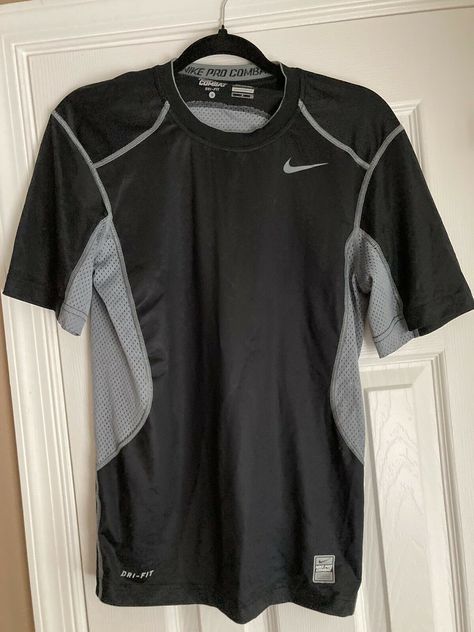 Nike Pro Combat Dri-Fit Size Small Black Shirt. Condition is "Pre-owned". Shipped with USPS First Class. Nice shirt. No returns! Nike Shirt Outfit, Nike Camisa, Clothes Nike, Long Sleeves Shirts, Combat Shirt, University Outfit, Nike Pro Combat, Sport Shirts, Cool Outfits For Men