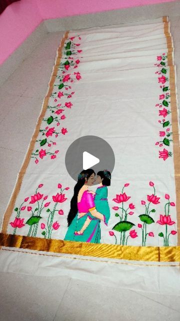 Paintings On Sarees, Diy Saree Painting, Kerala Saree Painting Designs, Painting Sarees Design, Saree Fabric Painting Designs, Saree Painting Designs Hands, Fabric Painting On Sarees, Fabric Paint Designs Creative, Painting On Saree