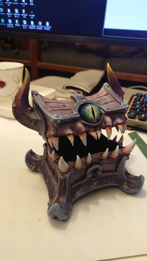 Mimic Treasure Chest, Diy Mimic Chest, Dnd Props, Treasure Chest Craft, Mimic Chest, Dragon Treasure, Hay Bale Art, Noxus League Of Legends, 3d Printer Art