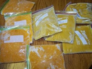 Freezing Butternut and Acorn Squash Freezing Squash, Pumpkin Puree Recipes, Freezing Vegetables, Acorn Squash Recipes, Homemade Pumpkin Puree, Sugar Pumpkin, Frozen Veggies, Acorn Squash, Freezer Cooking