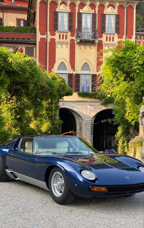 Old Lamborghini, Lamborghini Aesthetic, Lambo Miura, Vintage Lamborghini, Classic Icon, Lamborghini Miura, Lamborghini Cars, Most Expensive Car, Blue Car