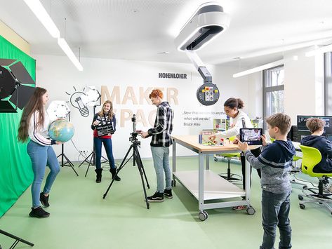 Pupils in the Makerspace Makerspace Design, Interdisciplinary Learning, Makerspace Library, Stem Robotics, Maker Labs, Physics Lab, Tech Room, Economics Lessons, Interactive Presentation