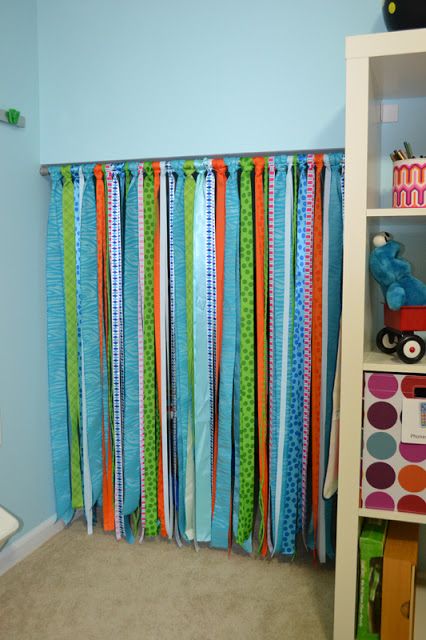 Fun Ribbon Curtains for playroom Classroom Door Curtain, Playroom Curtains, Ribbon Curtain, Cortinas Boho, Calming Room, Kindergarten Classroom Decor, Jen Jen, Diwali Decor, Simple Curtains