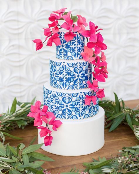 10 ways to use bougainvillea in your wedding - 100 Layer Cake Mamma Mia Wedding, Bougainvillea Wedding, Grecian Wedding, Creative Wedding Cakes, Hot Pink Weddings, Boda Mexicana, Santorini Wedding, Greek Wedding, Mexican Wedding