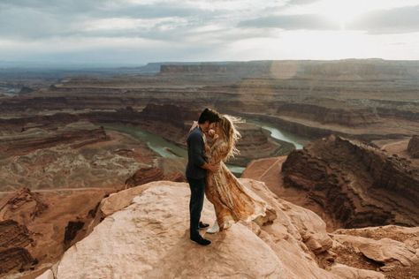 Dead Horse Point State Park, Desert Engagement Photos, Engagement Photo Outfits Fall, Utah Elopement, Utah Adventures, Mountain Engagement Photos, Adventure Photos, Canyonlands National Park, Engagement Photo Locations