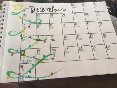 DIY December calendar. 💚 December Calendar Ideas, Dry Erase Board Art, Calendar Doodles, Calendar Themes, December Bullet Journal, Chalkboard Calendar, Dry Erase Board Calendar, Whiteboard Calendar, Hbd Quotes