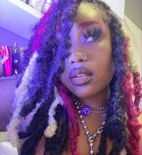 Colorful Faux Locs, Poc Pfps, Faux Locs Hairstyles, Dyed Hair Inspiration, Dye My Hair, Locs Hairstyles, Baddie Hairstyles, Faux Locs, Black Girls Hairstyles